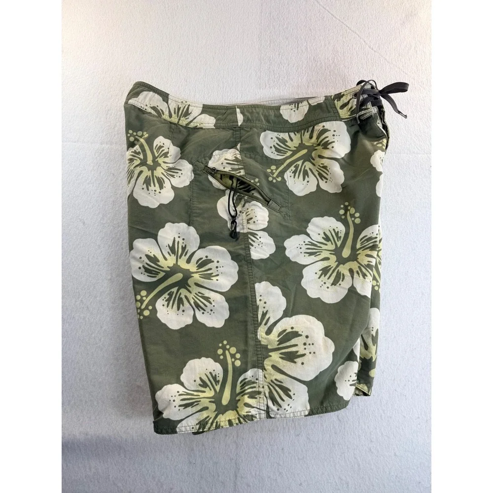 Patagonia Mens 36 Board Shorts Olive Green White Hibiscus Floral Swim Trunks